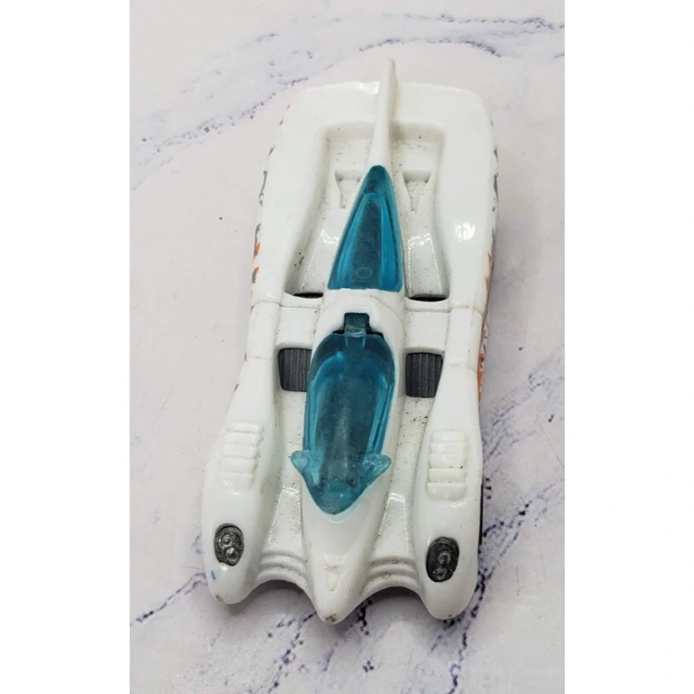 Hot Wheels 2000 Tornado Twister 5 Pack White Power Piston Diecast Car